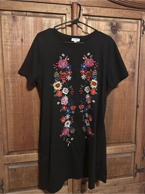 Umgee Black Short Sleeve Dress with Multicolor Floral Embroidery